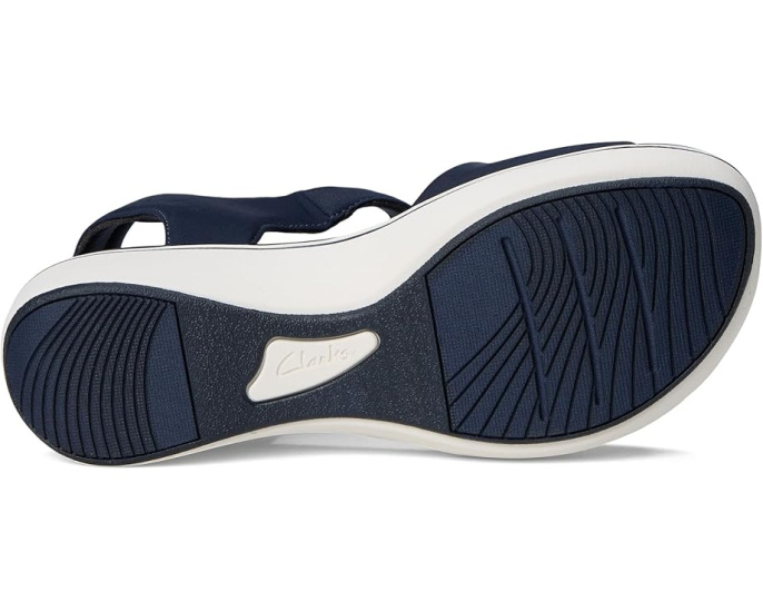 Сандалии Clarks Breeze Rae Sara из мягкого нубука на платформе