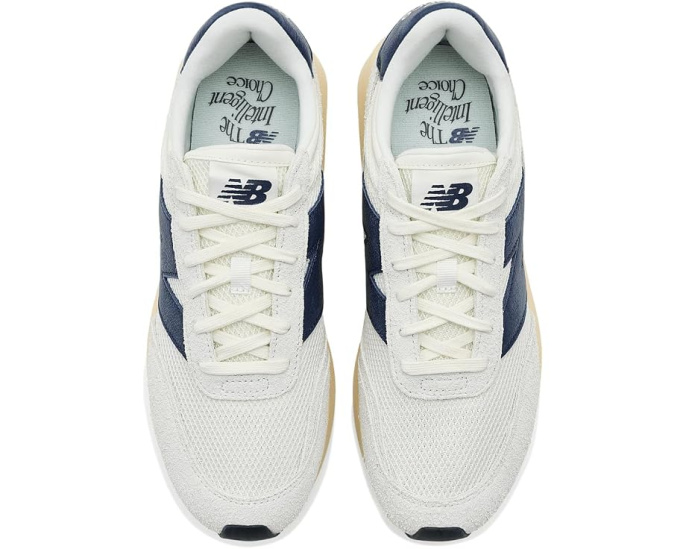 Кроссовки New Balance 370 в винтажном стиле