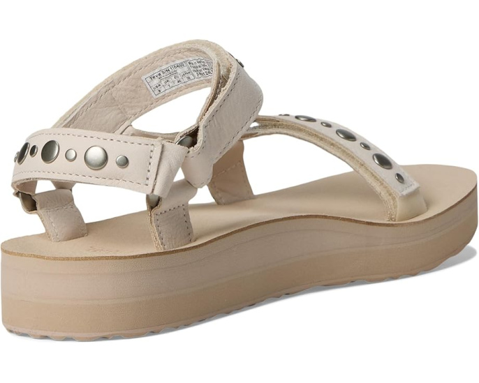 Сандалии Midform Universal Studded от Teva на платформе с шипами