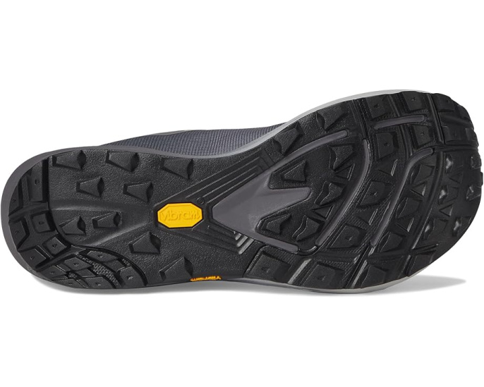 Трейловые кроссовки Topo Athletic MTN Racer 4 с высоким профилем амортизации и подошвой Vibram Megagrip