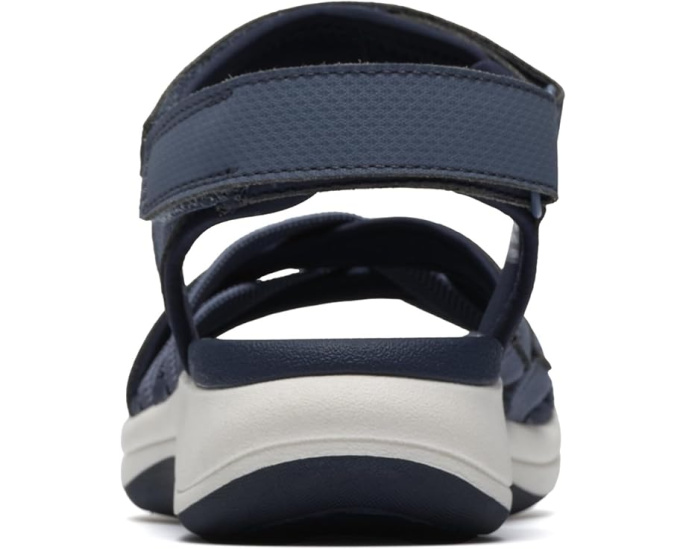 Сандалии Mira Shore Clarks с технологией Cloudsteppers и стелькой Cushion Soft