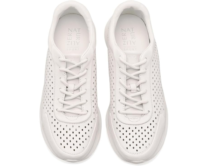Кроссовки Naturalizer Adapt-Perf с перфорацией и технологией Contour + Comfort