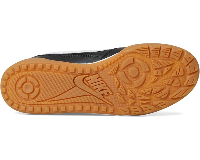 Кроссовки Nike Terra Manta с текстильно-кожаным верхом и ретро стилем