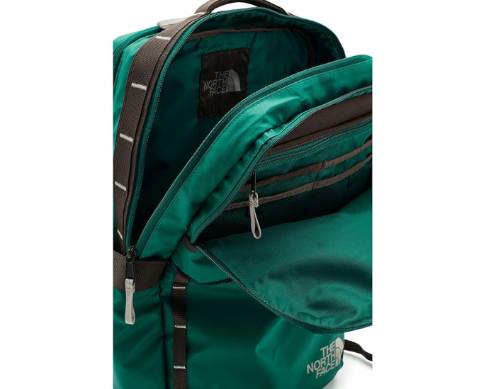 Рюкзак Base Camp Voyager Daypack для походов и поездок от The North Face