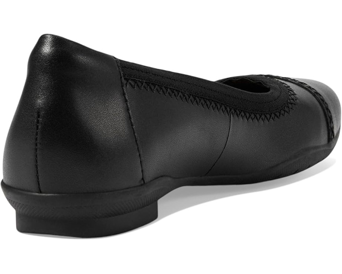 Балетки Sara Bay от Clarks с кожаным верхом