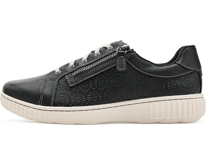 Ботинки Caroline Rio от Clarks с лазерной перфорацией и боковой молнией