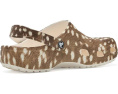 Клоги Classic Graphic Clogs от Crocs с принтом