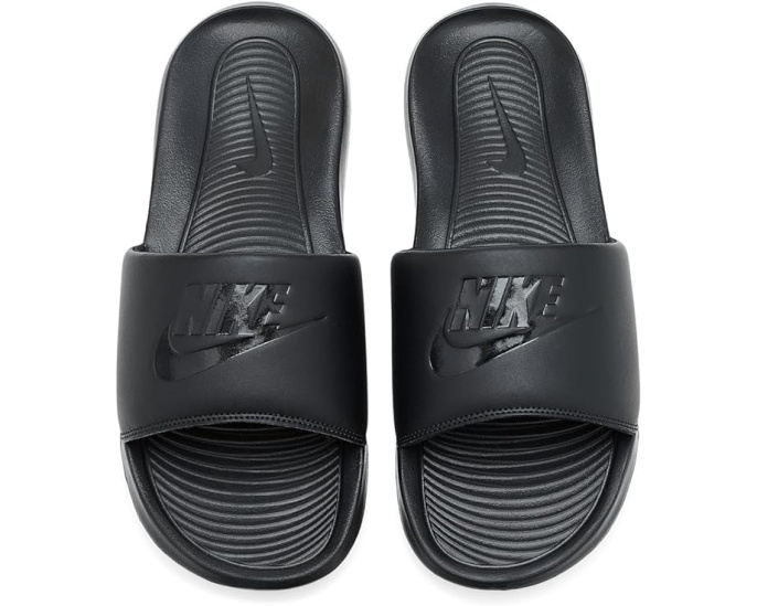 Сланцы Nike Victori One с мягкой пеной и контурным узором