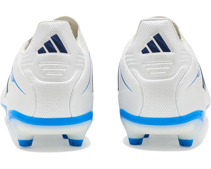 Бутсы Adidas Copa Pure IV League Laceless с мягким верхом