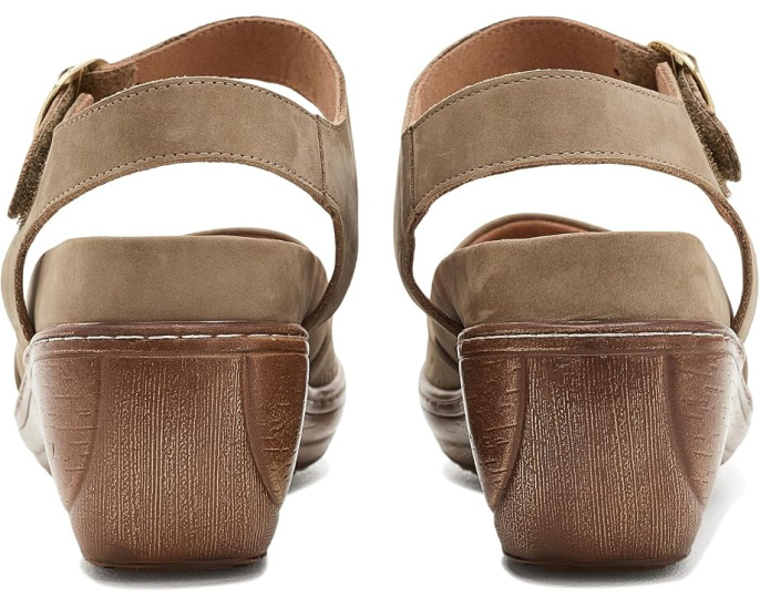 Клоги SoftWalk Mabelle Tooling с тисненым узором