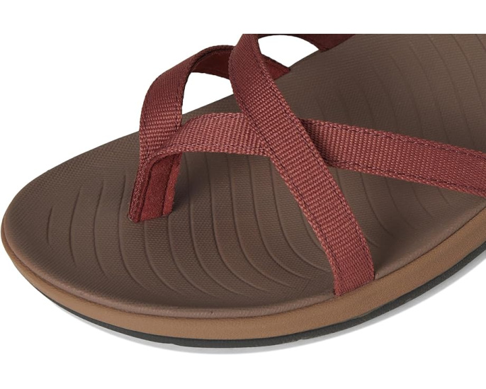 Сланцы Tirratraveler Flip от Teva с мягкой микрофибровой подкладкой