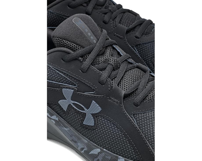 Кроссовки Assert 11 Camo от Under Armour с камуфляжем
