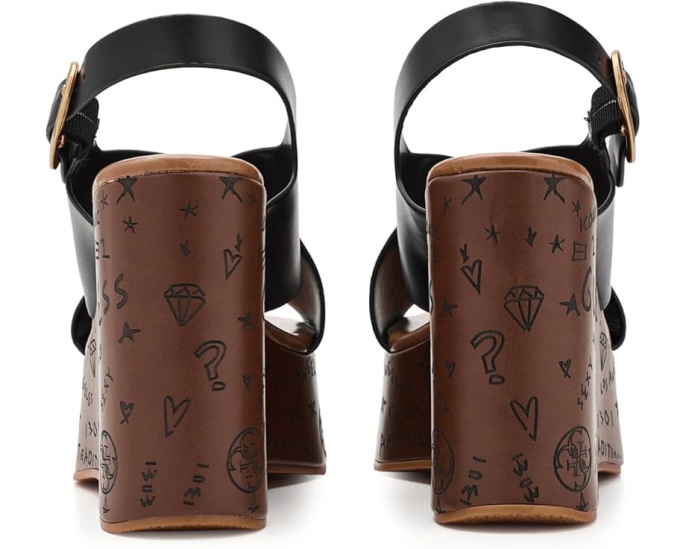 Босоножки GUESS Yarisel с клиновидным каблуком и логотипом