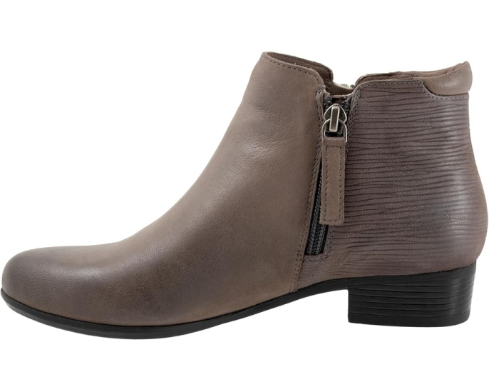 Ботинки Trotters Major Embossed с круглым носком и молнией