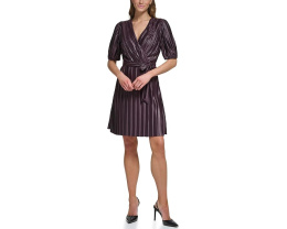 Короткое платье DKNY с баллонными рукавами и текстурированным покрытием