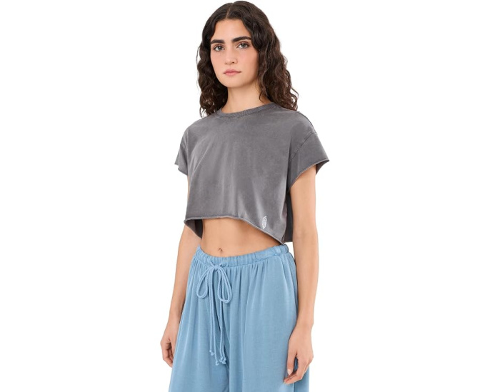 Кроп топ Hot Shot Cropped Tee от FP Movement с эффектом потертости