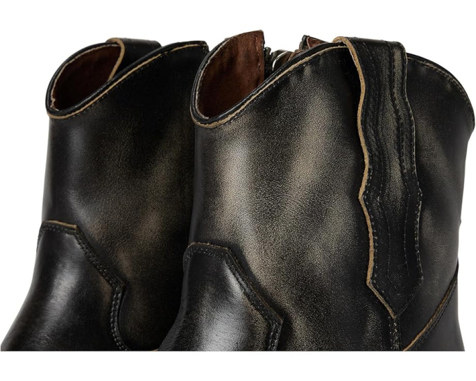 Казаки Corral Boots с вышивкой Q7039 из состаренной кожи