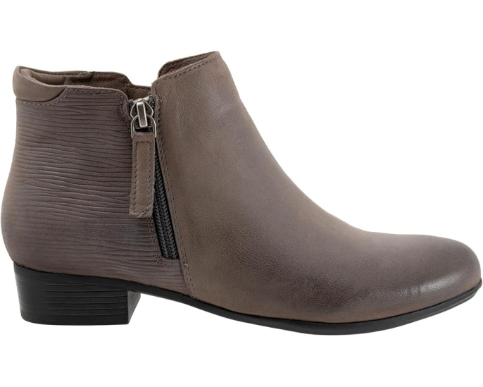 Ботинки Trotters Major Embossed с круглым носком и молнией