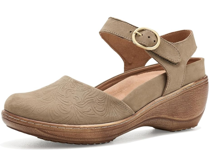 Клоги SoftWalk Mabelle Tooling с тисненым узором