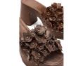 Слайды Wylie Flower от Frye с цветочным декором