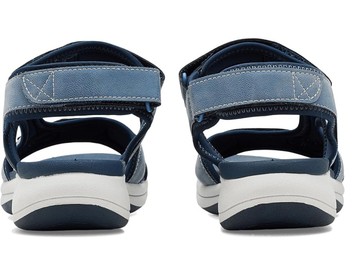 Сандалии Mira Bay на платформе с застежкой на липучке от Clarks
