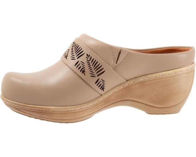 Клоги SoftWalk Melita из мягкой кожи