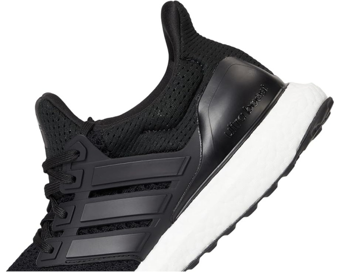 Беговые кроссовки Adidas Ultraboost 1.0 с технологией BOOST
