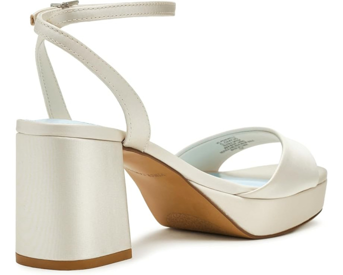 Сандалии Pendreya Platform Sandals на платформе и с квадратным каблуком от Vince Camuto