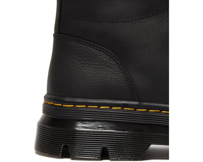 Ботинки Dr. Martens Combs Leather с прочной конструкцией и классической шнуровкой