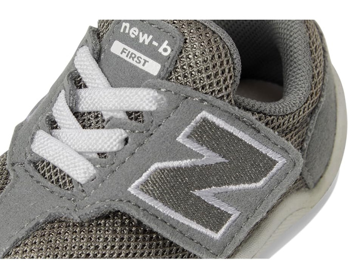 Детские кроссовки New Balance Kids New-B First с эластичными шнурками и липучкой