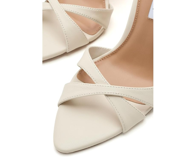Босоножки Steve Madden Sorynn на танкетке с пряжкой