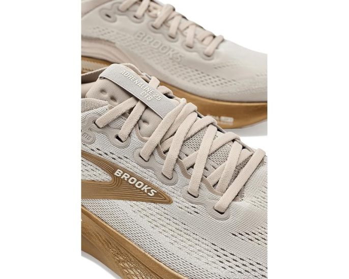 Беговые кроссовки Brooks Adrenaline GTS 25 с поддержкой GuideRails