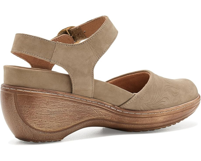 Клоги SoftWalk Mabelle Tooling с тисненым узором