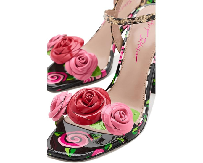 Туфли Krystle от Blue by Betsey Johnson с цветочным декором