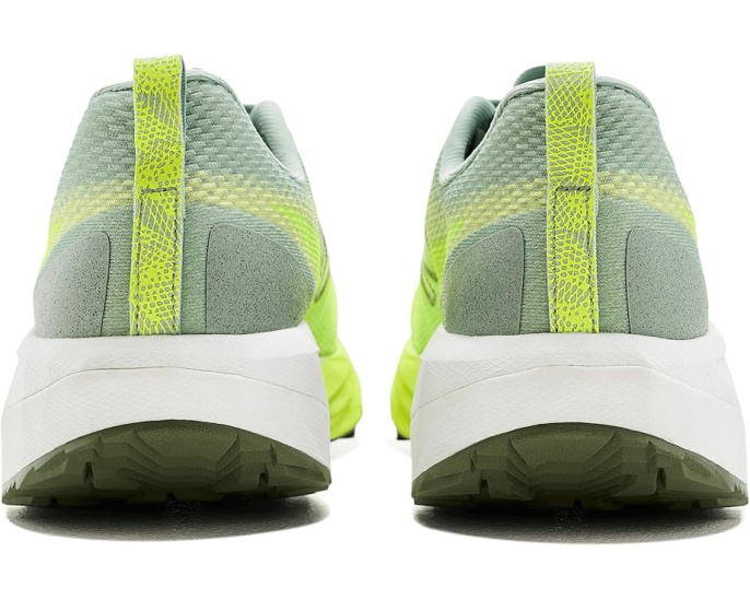 Кроссовки New Balance Fuelcell Supercomp Trail V2 с карбоном