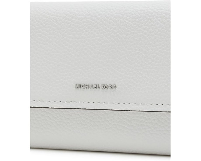 Клатч MICHAEL Michael Kors Jet Set Medium White на запястье