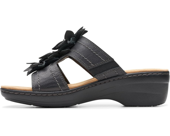 Босоножки Clarks Merliah Raelyn на танкетке с цветочным декором
