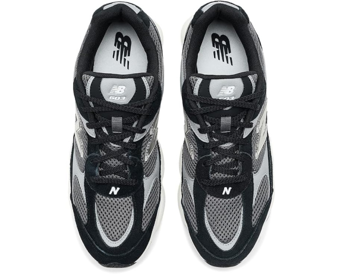 New Balance 603 кроссовки в футуристическом стиле