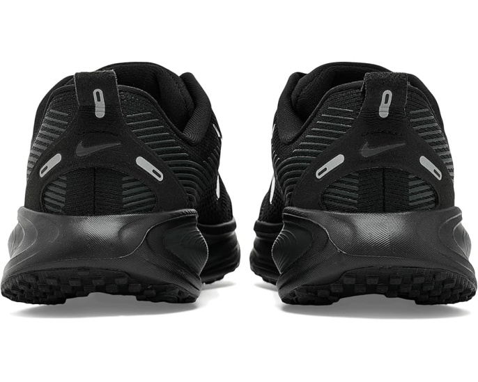 Беговые кроссовки Nike Kids Vomero 18 с пеной ReactX
