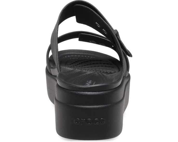 Сандалии Crocs Brooklyn Buckle Low Wedge с платформой и пеной LiteRide