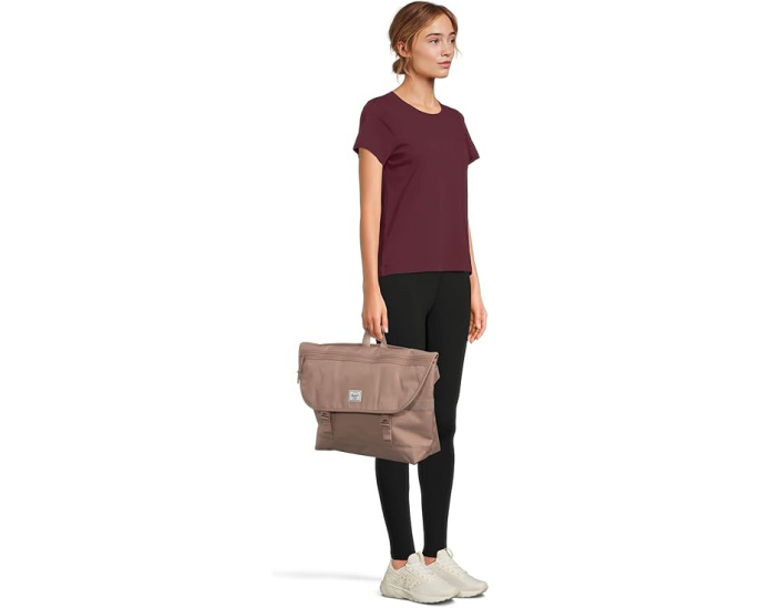 Сумка-мессенджер Herschel Supply Co. Cove из переработанных материалов