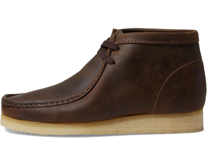 Ботинки Clarks Wallabee из кожи или замши на подошве из натурального крепа