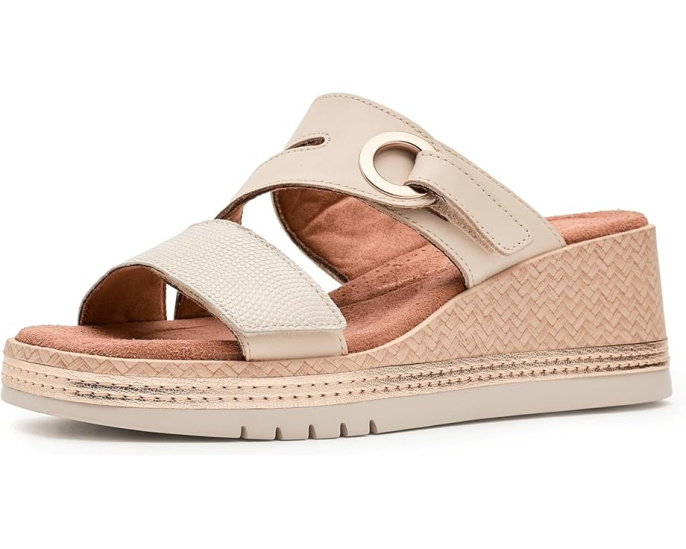 Сандалии Clarks Kidiki Cove на платформе с застежкой велькро