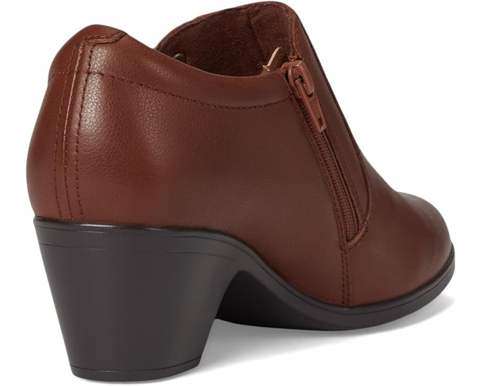 Туфли Clarks Emily 2 Reyna с простым носком и эластичными вставками