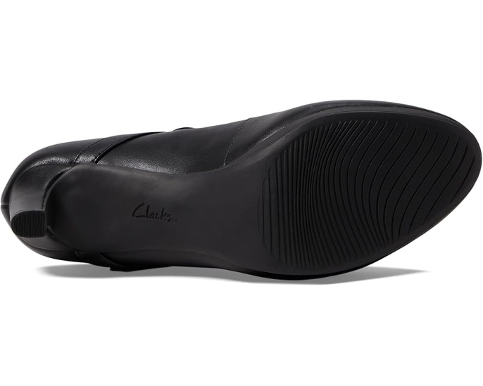 Туфли-лодочки Clarks Ambyr Shine с платформой и технологией Cushion Soft