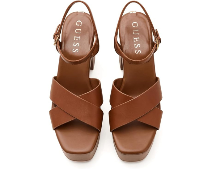 Босоножки GUESS Qeelin с каблуком и платформой