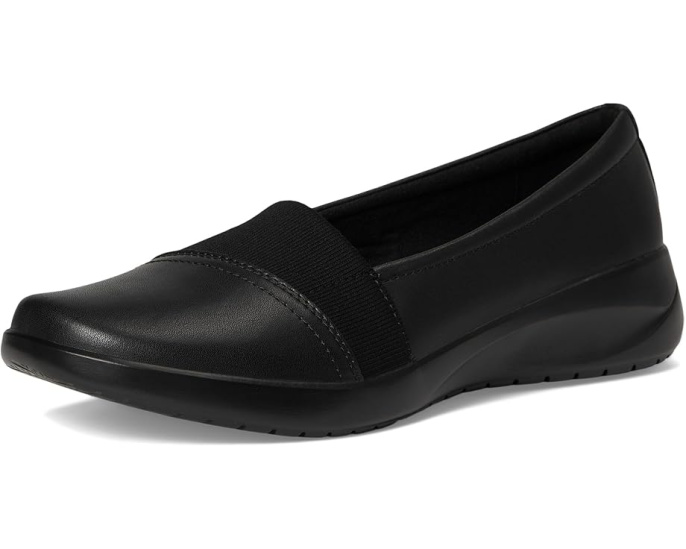 Офисные слипоны Clarks Kaetlyn Rhea с эластичной вставкой и стелькой Ultimate Comfort