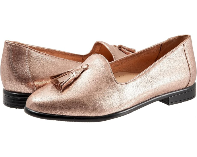 Лоферы Trotters Liz Tassel с миндалевидным носком и кисточкой