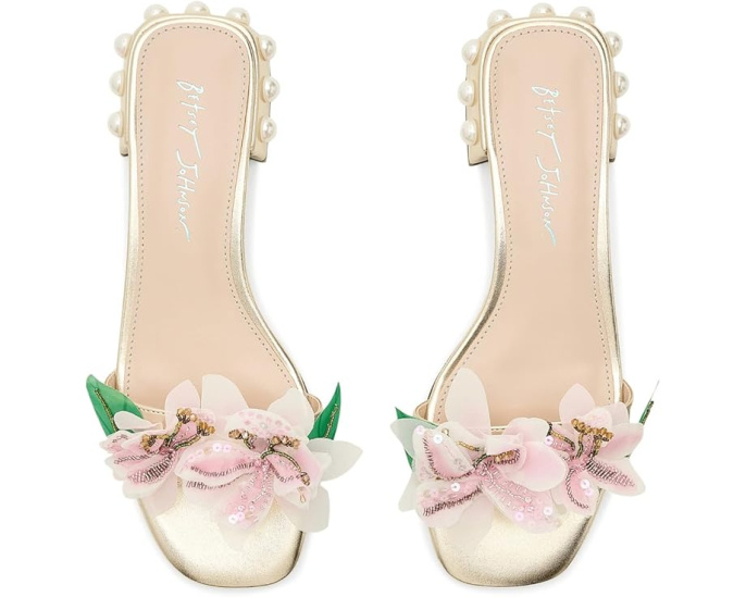 Сандалии Rosia от Blue by Betsey Johnson с цветочной пряжкой