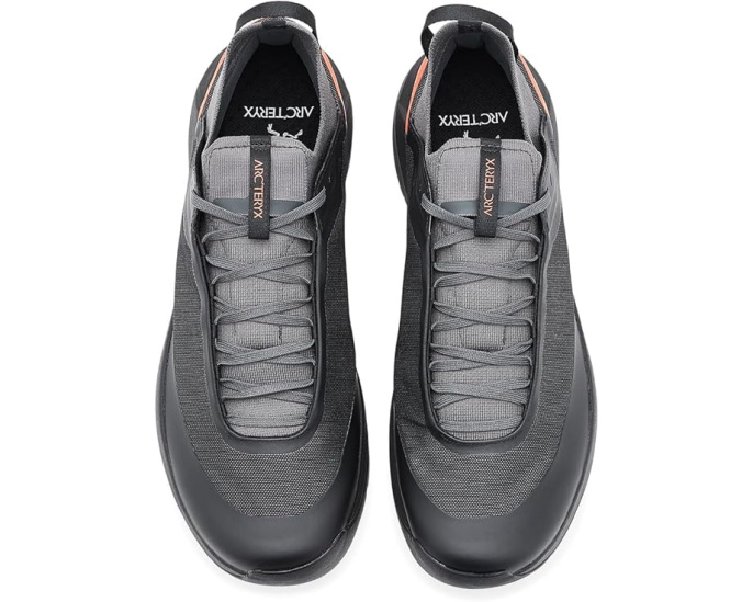 Кроссовки Vertex Alpine с цельным мыском и подошвой Vibram MegaGrip